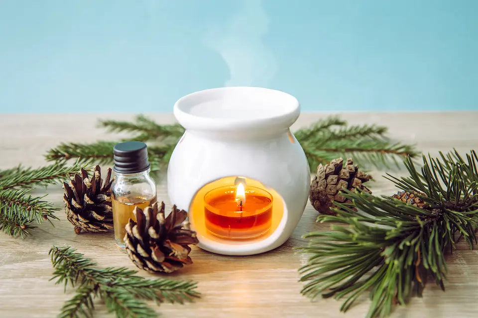 brûle-parfum en céramique qui diffuse de l'huile essentielle